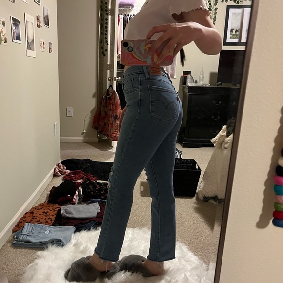 Levi’s 724 High Rise Straight Jeans - Picture 5 of 5